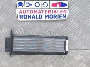 Usados Elemento de calefacción calefactor Peugeot 308 SW (L4/L9/LC/LJ/LR) 1.6 BlueHDi 120 Precio € 69,00 Norma de margen ofrecido por Automaterialen Ronald Morien B.V.