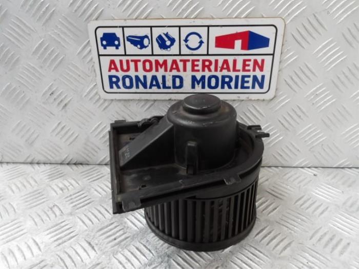 Heating and ventilation fan motor from a Audi A3 (8L1) 1.9 TDI 90 2000