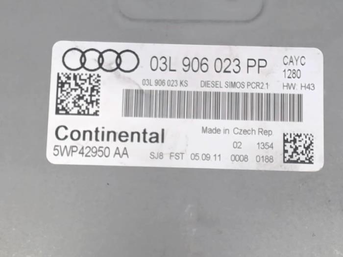Steuergerät Motormanagement van een Audi A3 Cabriolet (8P7)  2012