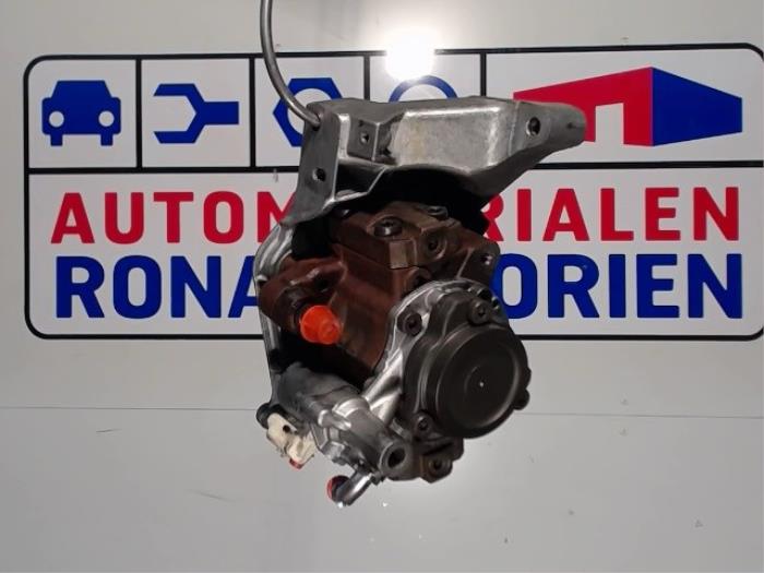 Used Diesel pump Volvo V40 Cross Country (MZ) 1.6 D2 Price € 95,00 Margin scheme offered by Automaterialen Ronald Morien B.V.