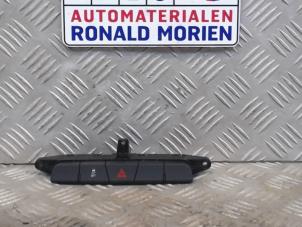 Gebrauchte Panikbeleuchtung Schalter Opel Insignia 2.0 CDTI 16V 140 ecoFLEX Preis € 25,00 Margenregelung angeboten von Automaterialen Ronald Morien B.V.