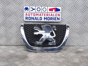 Usagé Emblème Peugeot 207/207+ (WA/WC/WM) 1.6 HDi Prix € 15,00 Règlement à la marge proposé par Automaterialen Ronald Morien B.V.