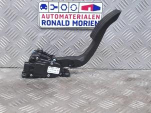 Używane Czujnik polozenia pedalu gazu Renault Twingo II (CN) 1.2 16V LEV Cena € 12,40 Procedura marży oferowane przez Automaterialen Ronald Morien B.V.