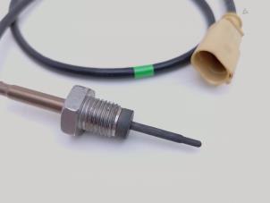 Auspuff Temperatursensor van een Volkswagen Tiguan (5N1/2) 2.0 TDI 16V 4Motion 2015