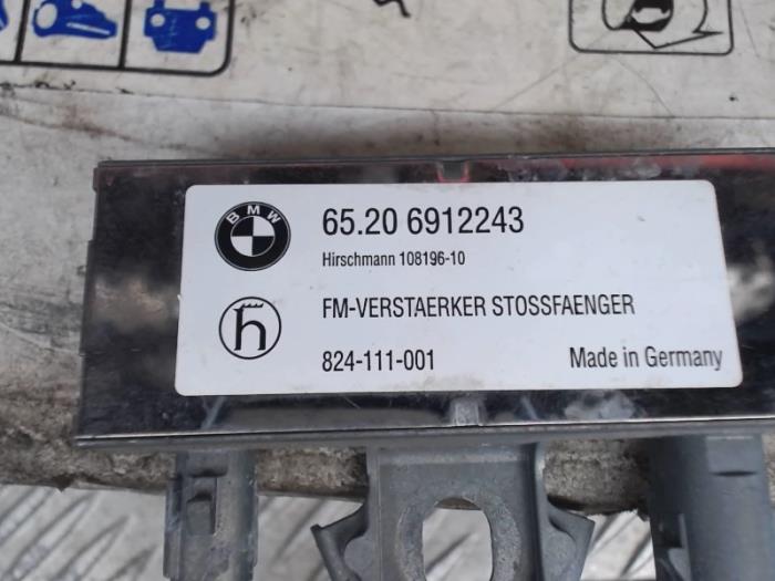 Antenne amplificateur d'un BMW Z4 Roadster (E85) 2.0 16V 2005