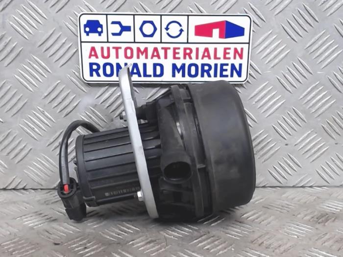Used Compressor BMW Z4 Roadster (E85) 2.0 16V Price € 100,00 Margin scheme offered by Automaterialen Ronald Morien B.V.