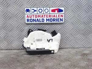 Usagé Serrure portière mécanique 4portes arrière gauche Volkswagen Passat Prix € 60,00 Règlement à la marge proposé par Automaterialen Ronald Morien B.V.