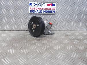 Używane Pompa wspomagania kierownicy Renault Master IV (FV) 2.3 dCi 125 16V FWD Cena € 150,00 Procedura marży oferowane przez Automaterialen Ronald Morien B.V.