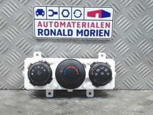 Gebrauchte Heizung Bedienpaneel Renault Master IV (FV) 2.3 dCi 125 16V FWD Preis € 29,00 Margenregelung angeboten von Automaterialen Ronald Morien B.V.