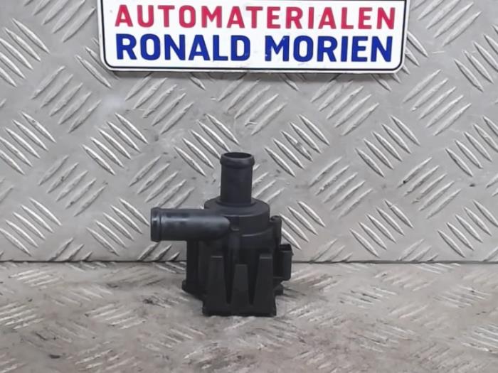 Begagnade Extra vattenpump Audi A5 Sportback (8TA) 2.0 TDI 16V Pris € 25,00 Marginaltabell erbjuds av Automaterialen Ronald Morien B.V.