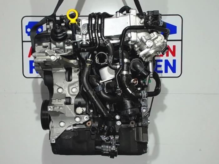 Motor from a Volkswagen Passat (3G2) 2.0 TDI 16V 190 4Motion 2016