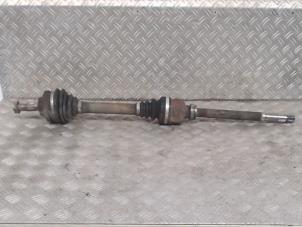 Used Front drive shaft, right Peugeot 206 (2A/C/H/J/S) 1.6 HDi 16V Price € 30,00 Margin scheme offered by Automaterialen Ronald Morien B.V.