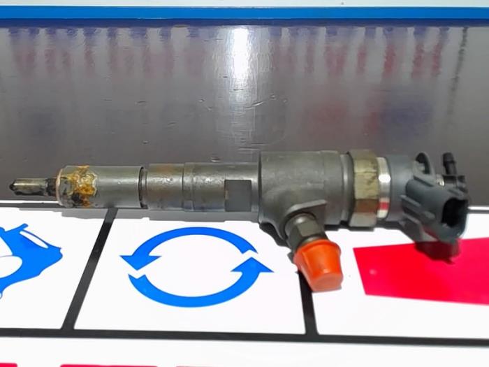 Usagé Injecteurs Peugeot 206 (2A/C/H/J/S) 1.4 HDi Prix € 45,00 Règlement à la marge proposé par Automaterialen Ronald Morien B.V.