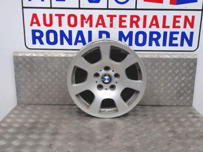 Begagnade Hjul BMW 5 serie (E60) 525i 24V Pris € 90,00 Marginaltabell erbjuds av Automaterialen Ronald Morien B.V.