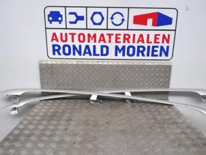 Usagé Kit rails de toit Volkswagen Passat Variant (3C5) 2.0 TDI 140 Prix € 119,00 Règlement à la marge proposé par Automaterialen Ronald Morien B.V.