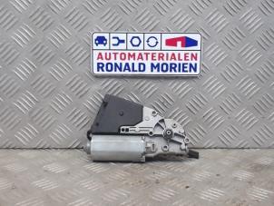Używane Silnik szyberdachu Seat Leon (1P1) Cena € 35,00 Procedura marży oferowane przez Automaterialen Ronald Morien B.V.