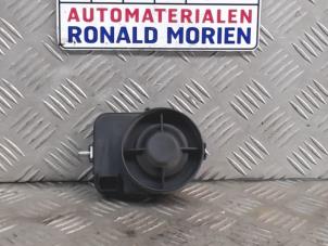 Usados Sirena de alarma Volvo C30 (EK/MK) 1.6 16V Precio € 35,00 Norma de margen ofrecido por Automaterialen Ronald Morien B.V.