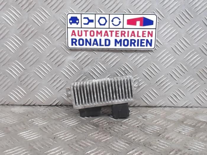 Glow plug relay Renault Megane III Coupe 8200558438A