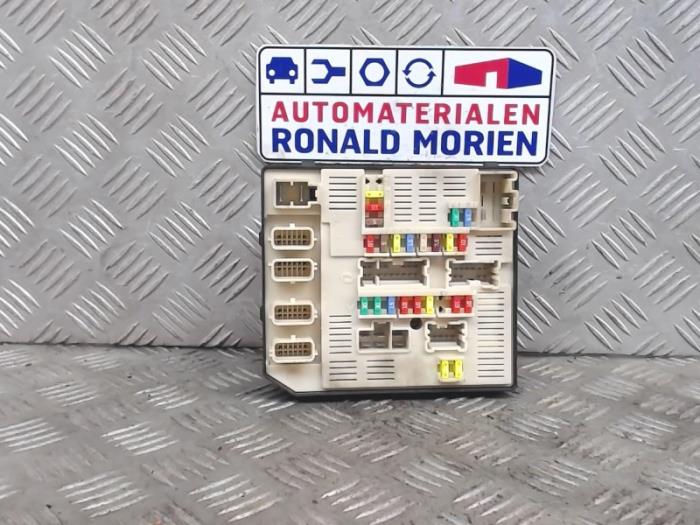 Fuse box Renault Megane III Coupe 284B68372R