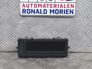 Used Display Multi Media control unit Opel Movano Price € 80,00 Margin scheme offered by Automaterialen Ronald Morien B.V.