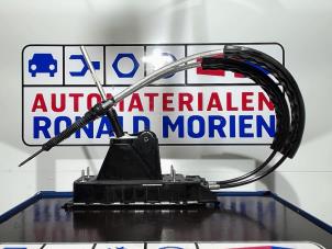 Usados Cable de cambio de caja de cambios Volkswagen Passat Alltrack (3G5) 2.0 TDI 16V 150 4Motion Precio € 151,25 IVA incluido ofrecido por Automaterialen Ronald Morien B.V.