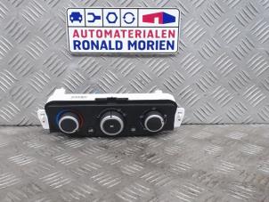 Usagé Panneau de commandes chauffage Renault Megane III Berline (BZ) 1.6 16V Prix € 25,00 Règlement à la marge proposé par Automaterialen Ronald Morien B.V.