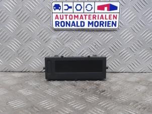 Usagé Display Multimédia unité de réglage Renault Megane III Berline (BZ) 1.6 16V Prix € 80,00 Règlement à la marge proposé par Automaterialen Ronald Morien B.V.
