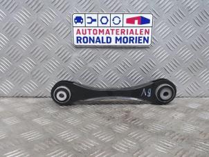 Usagé Bras de suspension haut arrière droit BMW 1 serie (F21) 116d 1.5 12V TwinPower Prix € 50,00 Règlement à la marge proposé par Automaterialen Ronald Morien B.V.