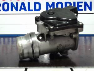 Used Throttle body Renault Megane III Coupe (DZ) Price € 35,00 Margin scheme offered by Automaterialen Ronald Morien B.V.