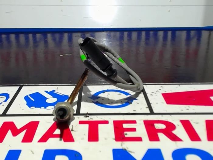 Usagé Sensor température d’échappement Volkswagen Touran (5T1) 2.0 TDI 150 Prix € 18,15 Prix TTC proposé par Automaterialen Ronald Morien B.V.