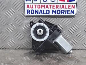 Usados Motor de ventanilla de puerta Volvo V60 I (FW/GW) 2.0 D2 16V Precio € 33,00 Norma de margen ofrecido por Automaterialen Ronald Morien B.V.