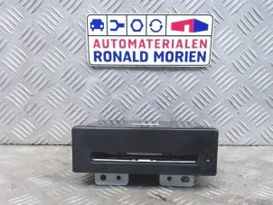 Usagé Lecteur CD Opel Insignia Prix € 95,00 Règlement à la marge proposé par Automaterialen Ronald Morien B.V.
