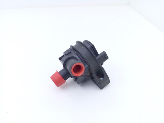 Begagnade Vattenpump Volkswagen Golf VI Cabrio (1K) 1.2 TSI 16V Pris € 45,00 Marginaltabell erbjuds av Automaterialen Ronald Morien B.V.