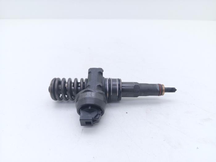 Usagé Injecteurs Volkswagen Passat (3C2) 2.0 TDI 140 Prix € 25,00 Règlement à la marge proposé par Automaterialen Ronald Morien B.V.