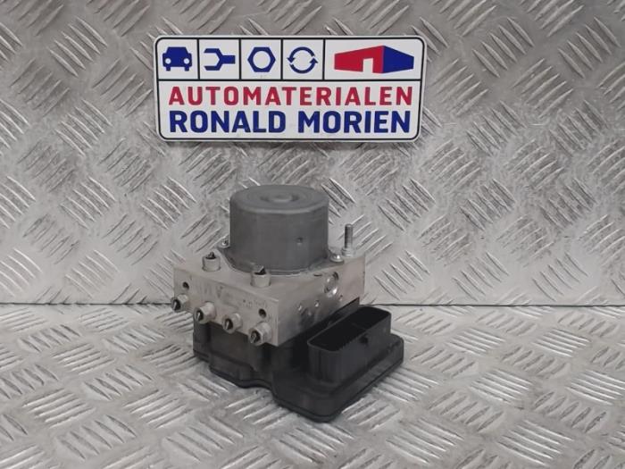 ABS pump from a Opel Meriva 2014