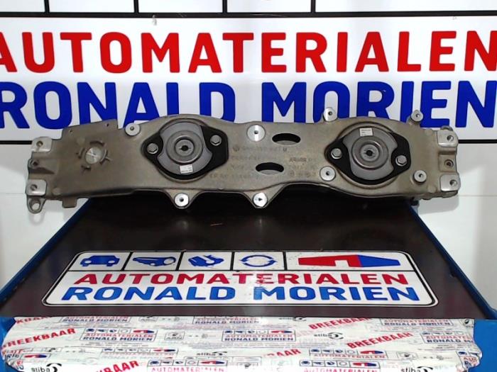 Usagé Support moteur Volkswagen Golf VII (AUA) e-Golf Prix € 181,50 Prix TTC proposé par Automaterialen Ronald Morien B.V.