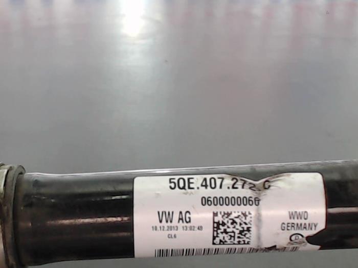 Front drive shaft, right from a Volkswagen Golf VII (AUA) e-Golf 2015
