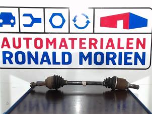Gebrauchte Antriebswelle links vorne Nissan Micra (K12) Preis € 35,00 Margenregelung angeboten von Automaterialen Ronald Morien B.V.