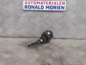 Used Headlight motor Mercedes A (W176) 1.5 A-180 CDI, A-180d 16V Price € 25,00 Margin scheme offered by Automaterialen Ronald Morien B.V.