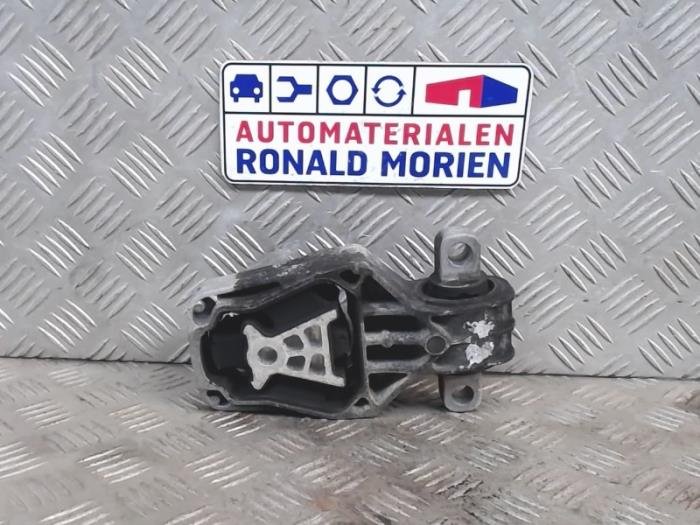 Gearbox mounts with gearbox code 711632 stock | ProxyParts.com