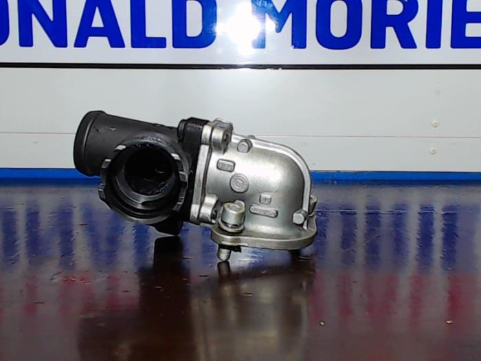 Thermostat housing from a Volkswagen Phaeton 2015