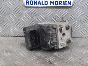 Used ABS pump Ford Mondeo II 1.8i 16V Price € 45,00 Margin scheme offered by Automaterialen Ronald Morien B.V.