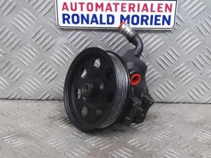 Usagé Pompe direction assistée Ford Mondeo II 1.8i 16V Prix € 45,00 Règlement à la marge proposé par Automaterialen Ronald Morien B.V.