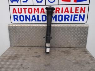 Used Fronts shock absorber, left Volkswagen Crafter 2.0 BiTDI Price € 90,00 Margin scheme offered by Automaterialen Ronald Morien B.V.