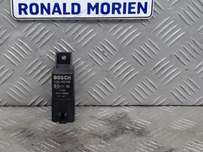 Volkswagen Crafter Glow plug relays stock