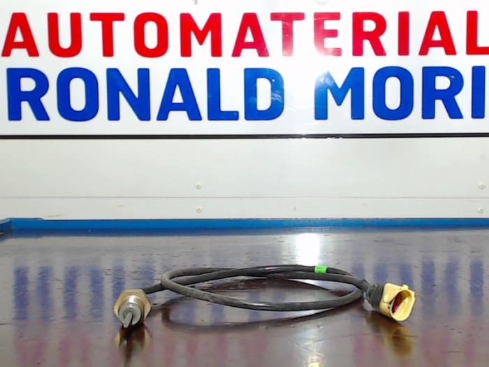 Usagé Sensor température d’échappement Volkswagen Touran (5T1) 2.0 TDI 150 Prix € 18,15 Prix TTC proposé par Automaterialen Ronald Morien B.V.