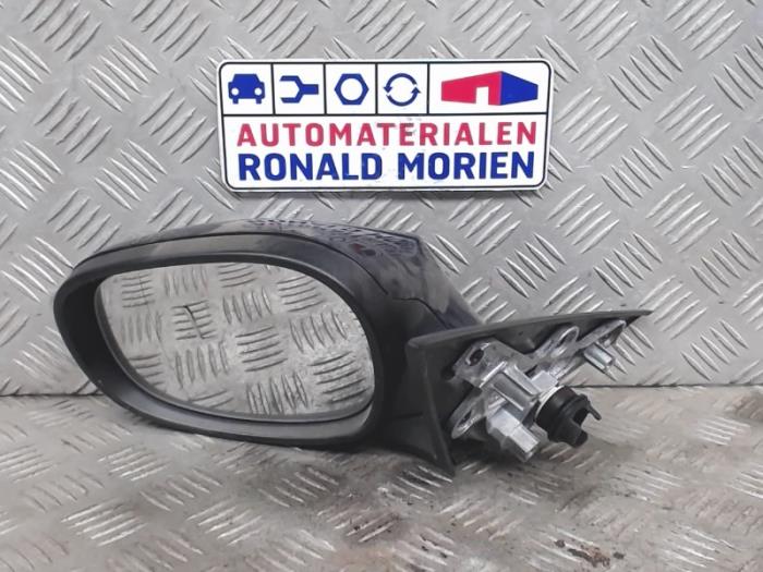 Wing mirror, left from a BMW 1 serie (E81) 118d 16V 2010
