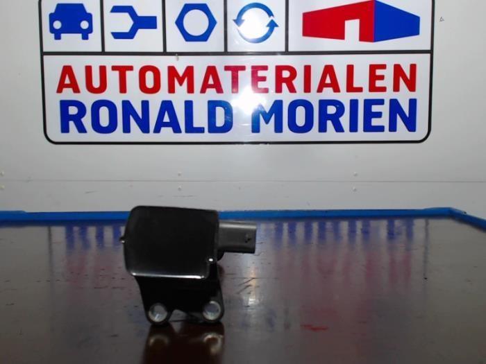 Zündspule van een Ford Focus 3 1.0 Ti-VCT EcoBoost 12V 100 2013