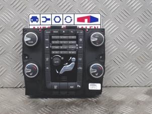 Usados Panel de control de calefacción Volvo V60 Precio € 39,00 Norma de margen ofrecido por Automaterialen Ronald Morien B.V.