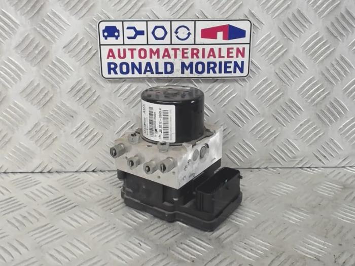 Usagé Bloc ABS Opel Astra J (PC6/PD6/PE6/PF6) 1.6 16V Ecotec Prix € 350,00 Règlement à la marge proposé par Automaterialen Ronald Morien B.V.